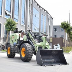 1.6 Ton Four-Wheel-Drive Agricultural Loader