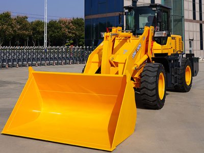 Une chargeuse sur pneus est-elle la même chose qu’une chargeuse compacte ?