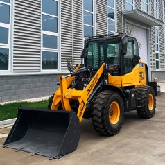 2.0 Ton Four-Wheel-Drive Agricultural Loader 